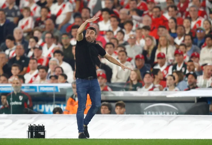 El t&eacute;cnico Eduardo Coudet.