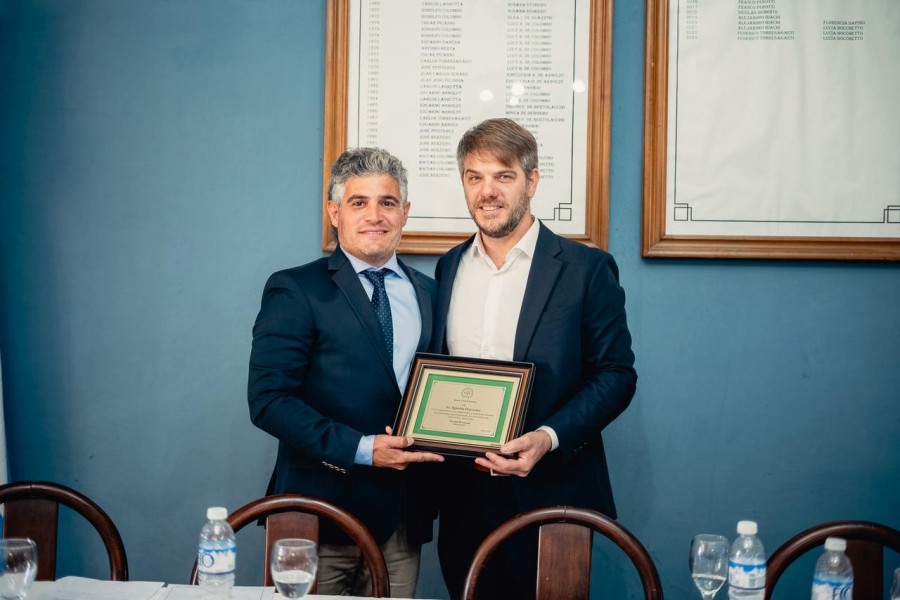 Nicol&aacute;s Rivarossa, nuevo presidente de Jockey Club Rafaela, junto a Agust&iacute;n Davicino. (FOTO JCR)