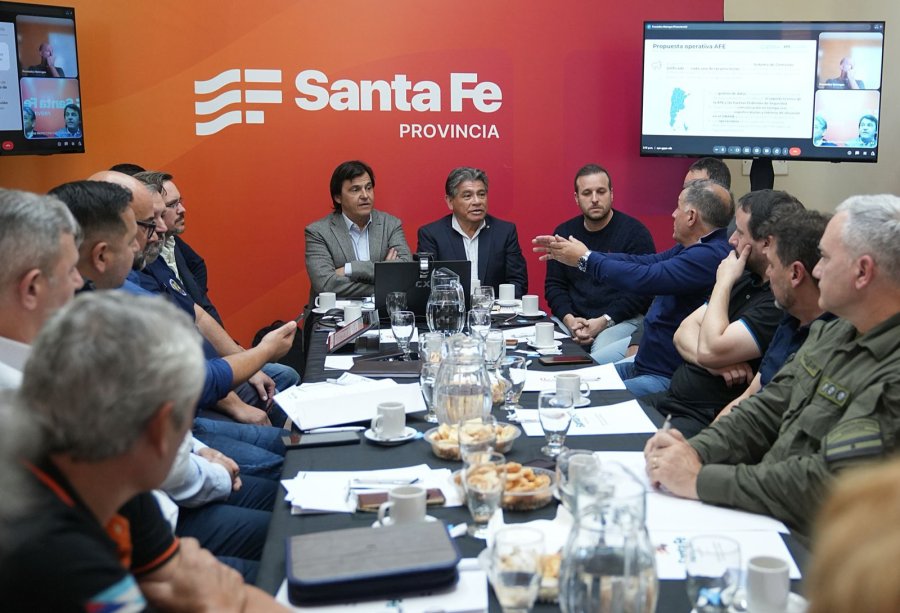 REUNION. El objetivo fue analizar la situaci&oacute;n actual, revisar antecedentes y evaluar el posible impacto del fen&oacute;meno en las provincias de la Cuenca del Plata.