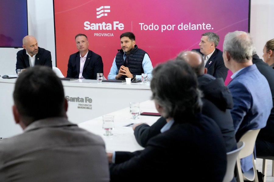 OTRO PASO ADELANTE. Hubo una reuni&oacute;n entre el Poder Ejecutivo santafesino, intendentes y sector privado para avanzar en consensos.