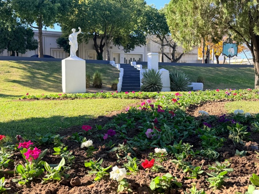 EMBELLECIMIENTO. El pr&oacute;ximo domingo el barrio San Mart&iacute;n se vestir&aacute; de fiesta para recibir la tradicional feria de artesanos alrededor de la plaza.
