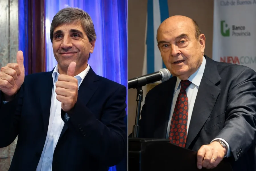 El ministro de Econom&iacute;a, Luis Caputo y el ex titular de la cartera de hacienda, Domingo Cavallo.