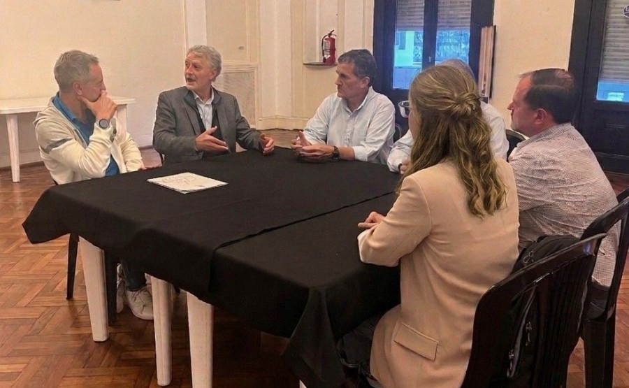 Autoridades de FISFE y de la CGT durante la reuni&oacute;n.