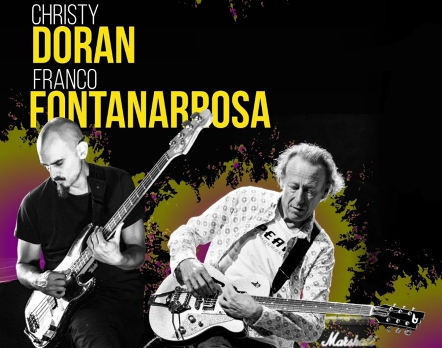 Los m&uacute;sicos llegan a la ciudad en una noche especial.