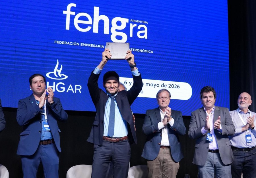RECONOCIMIENTO. &ldquo;Cuando hay pol&iacute;ticas de Estado, compromiso y decisi&oacute;n, el Estado puede ganarle al narcotr&aacute;fico y a la violencia&rdquo;, afirm&oacute; Pullaro al recibir la distinci&oacute;n.