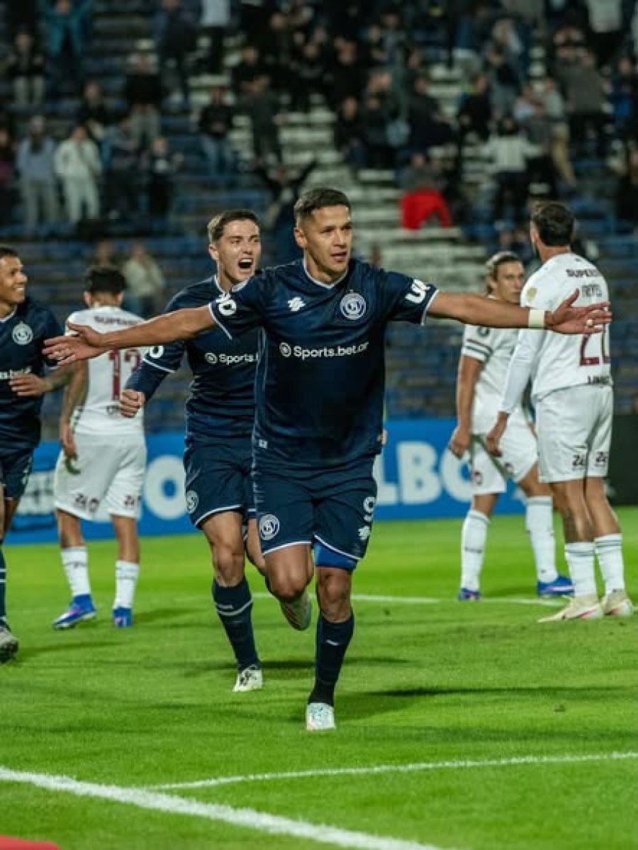 GOLEADOR. Alex Arce, el delantero paraguayo que convierte seguido en la Lepra mendocina.