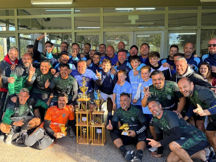 Dos equipos de la categor&iacute;a Veteranos de los Maristas de Rafaela compartieron el t&iacute;tulo.