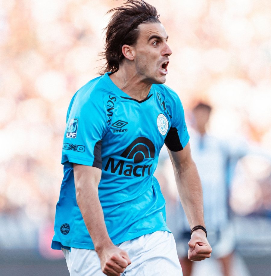 Francisco Gonz&aacute;lez Metilli festeja su gol en el cl&aacute;sico de C&oacute;rdoba.