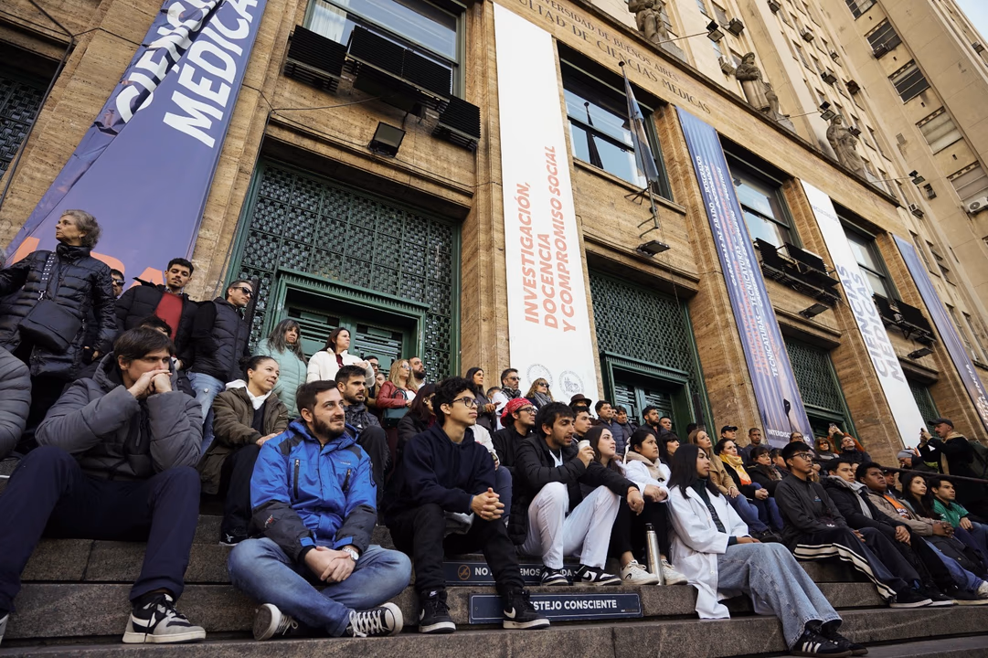 En la previa a la Marcha Universitaria, la UBA brinda clases p&uacute;blicas.