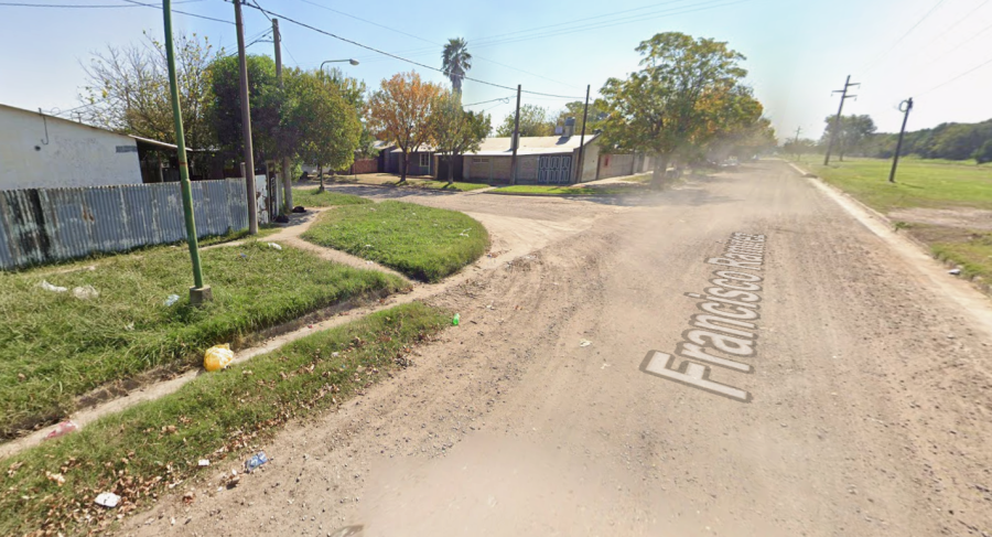La esquina de Ram&iacute;rez y Gandhi, en barrio 2 de Abril, donde ocurri&oacute; un nuevo homicidio en Rafaela.