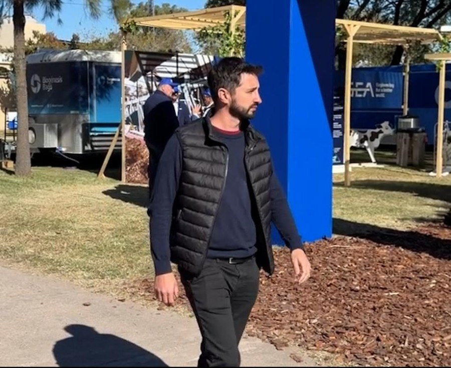 El concejal Juan Senn durante su visita a TodoL&aacute;ctea, que inaugur&oacute; su edici&oacute;n 2026 este martes y continuar&aacute; hasta este jueves.