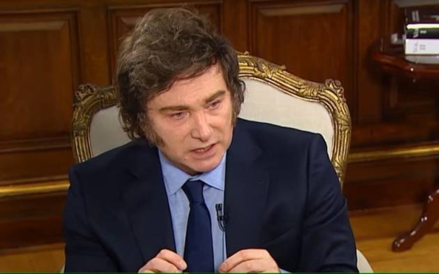 ENFRENTAMIENTO. "Los medios jugaron en contra del programa econ&oacute;mico y tambi&eacute;n cargaron la calle con malas intenciones", expuso el presidente.