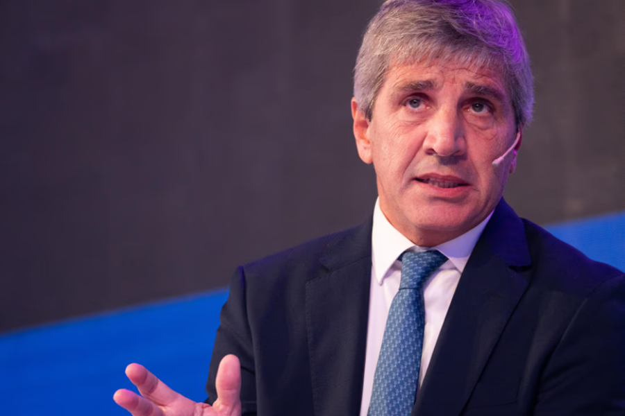 DESREGULACION. El ministro de Econom&iacute;a precis&oacute; que &ldquo;son m&aacute;s de 1.800 km de rutas nacionales que pasar&aacute;n a operar bajo un esquema sin subsidios, con inversi&oacute;n 100% privada".