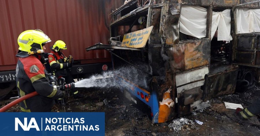 IMPACTANTE ACIIDENTE. El siniestro ocurri&oacute; en el centro de y deriv&oacute; en un incendio de gran magnitud que involucr&oacute; a varios veh&iacute;culos.