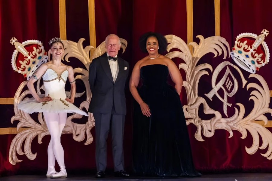 Marianela N&uacute;&ntilde;ez, el rey Carlos III y la soprano Pretty Yende.