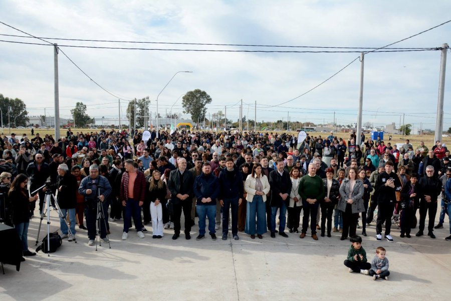 Masiva presencia en la ceremonia desarrollada ayer.