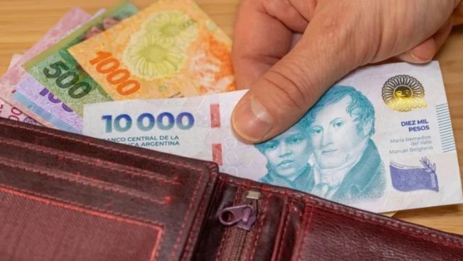 SIGUEN EN BAJA. Los salarios registrados volvieron a perder contra la inflaci&oacute;n en marzo.