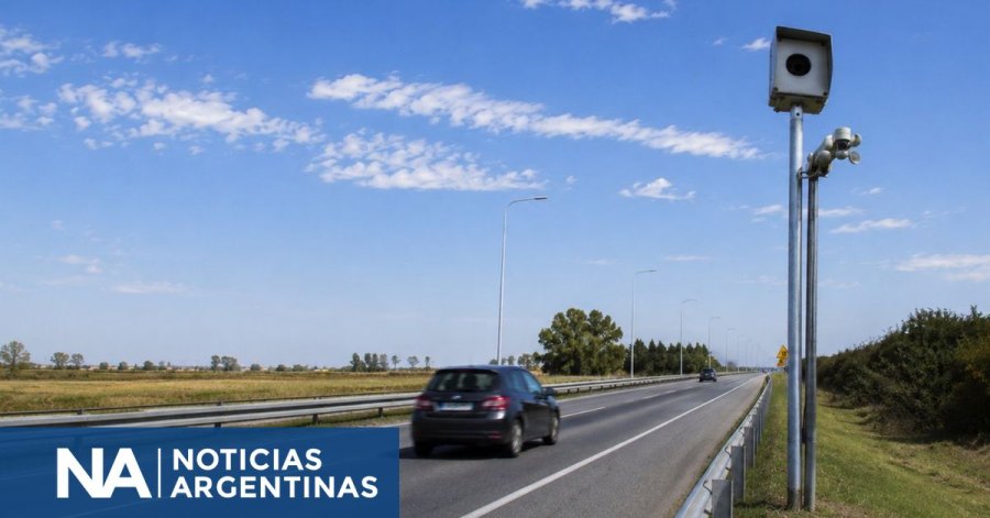 DISPOSITIVOS DE CONTROL. Los radares &ldquo;punto a punto&rdquo; miden la velocidad constante del veh&iacute;culo entre dos tramos del camino.