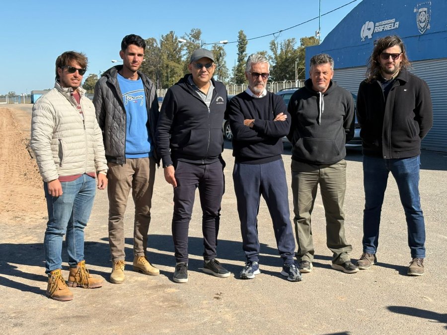 VISTO BUENO. La comitiva de la ACTC recorri&oacute; las instalaciones junto a dirigentes anfitriones.