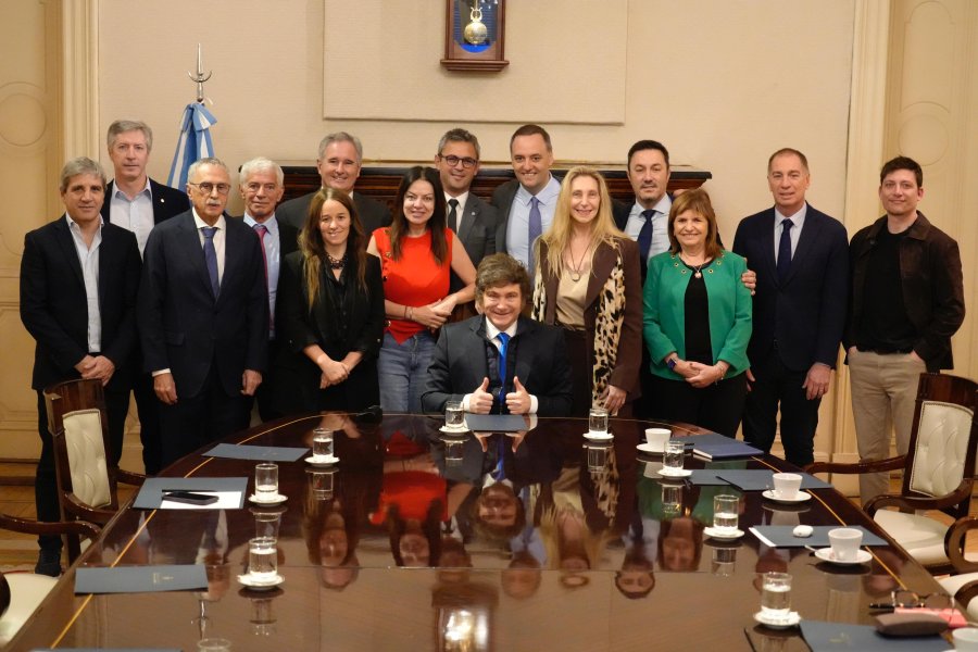 NUEVA REUNION EN PLENO FERIADO. El presidente Javier Milei se volver&aacute; a encontrar el lunes con la planta completa del Gabinete.
