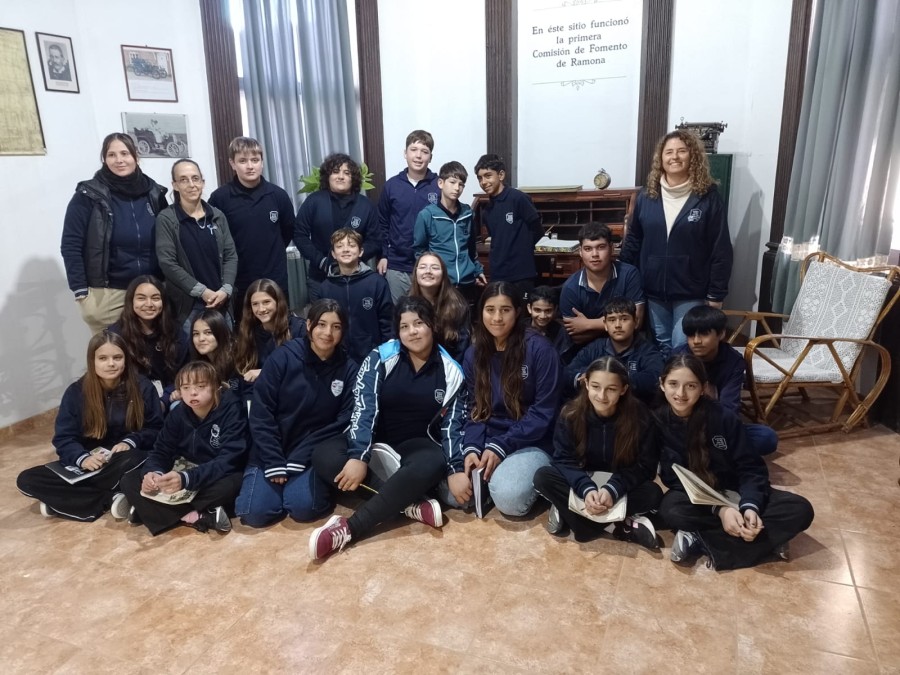 Escolares en el organismo comunal.