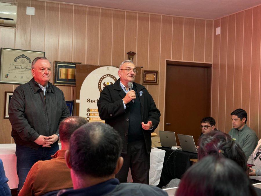 Felipe Michlig y Alcides Calvo durante el acto.