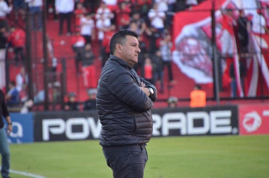 CUESTIONADO. El entrenador que pas&oacute; por Hurac&aacute;n.