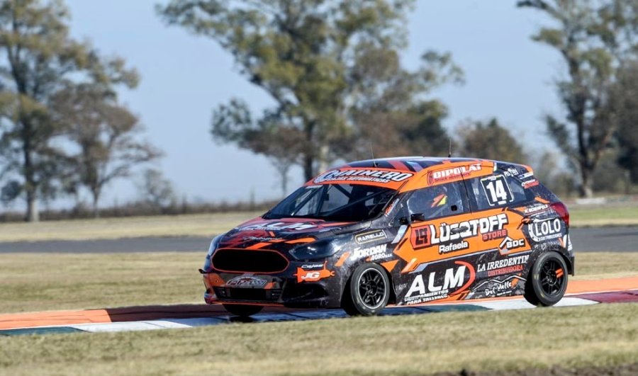 Fabi&aacute;n Mainero (Ford Ka) se ubic&oacute; cuarto en la primera clasificaci&oacute;n de la Clase Dos.