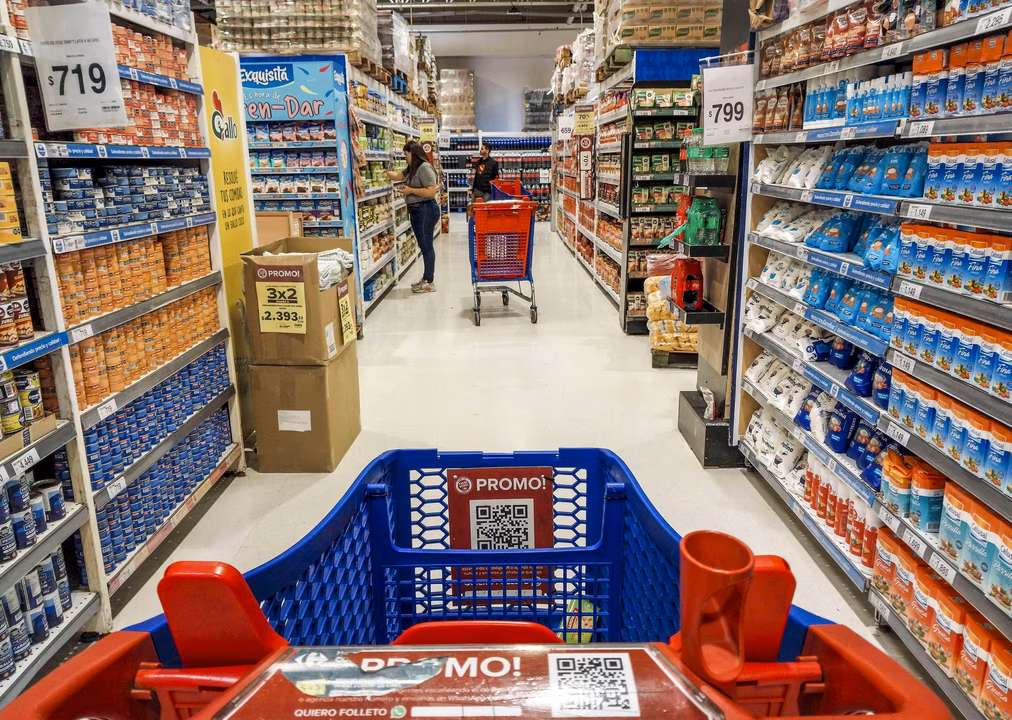 El consumo masivo sigue en ca&iacute;da.