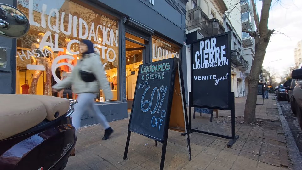 El nuevo esquema econ&oacute;mico acelera el crecimiento del interior y golpea al comercio tradicional.