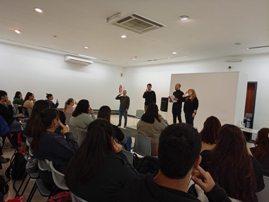 El primer encuentro presencial se llev&oacute; a cabo en el Complejo Cultural del Viejo Mercado.