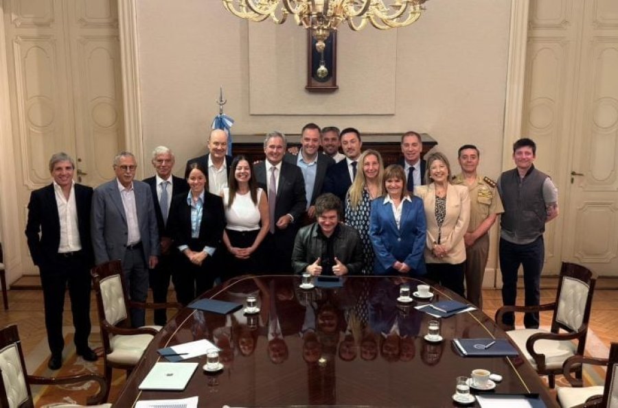 EN CASA ROSADA. Tras el Tedeum, Javier Milei reuni&oacute; este lunes a su gabinete para intentar calmar la interna libertaria.