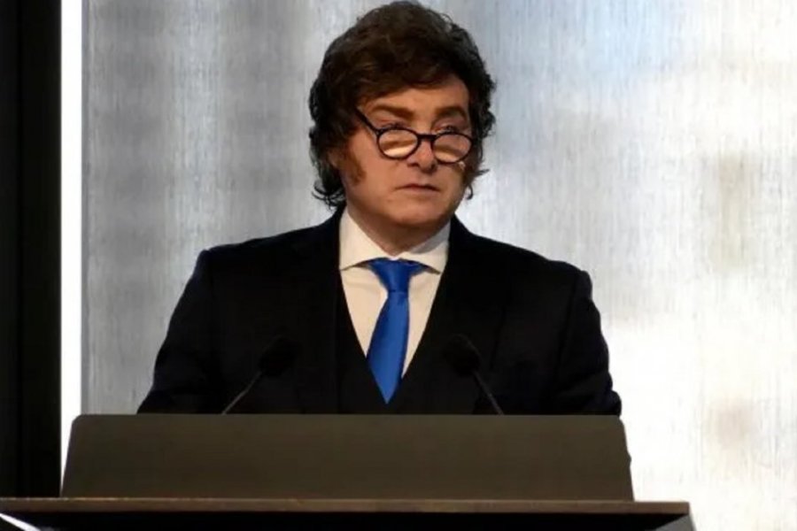 NUEVA ENCUESTA. El presidente conserva una imagen negativa elevada, pero encabeza la carrera presidencial hacia 2027.