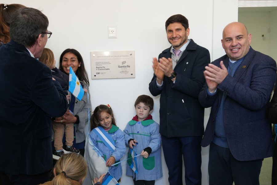 El gobernador remarc&oacute; que el objetivo es garantizar condiciones adecuadas para ense&ntilde;ar y aprender.