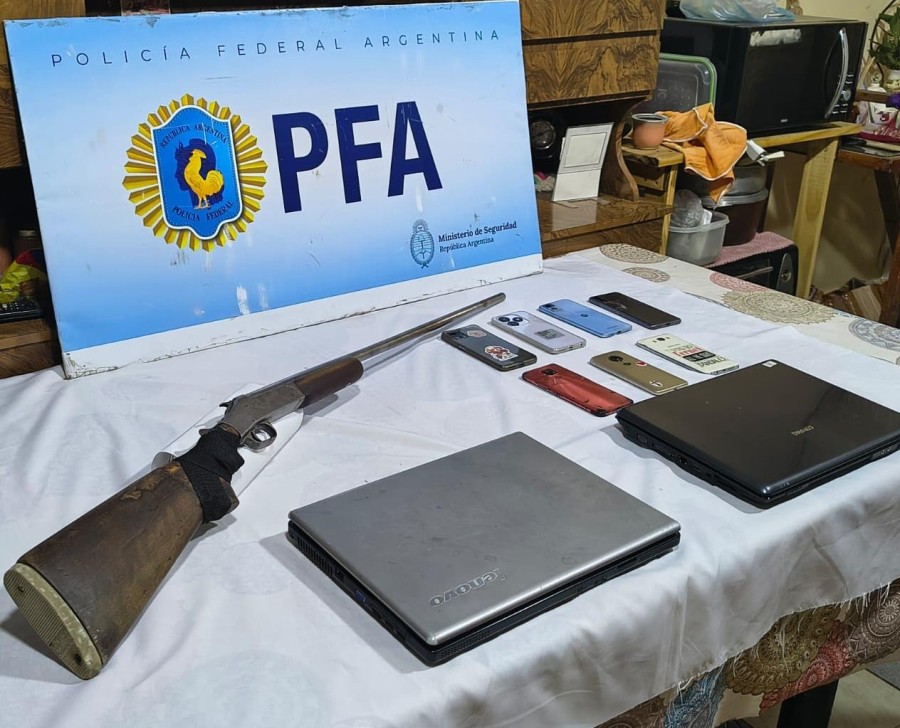 Los materiales incautados quedaron en poder de la Fiscal&iacute;a Regional N&deg; 5 con sede en Rafaela que est&aacute; a cargo de la investigaci&oacute;n. (FOTO POLIC&Iacute;A FEDERAL)