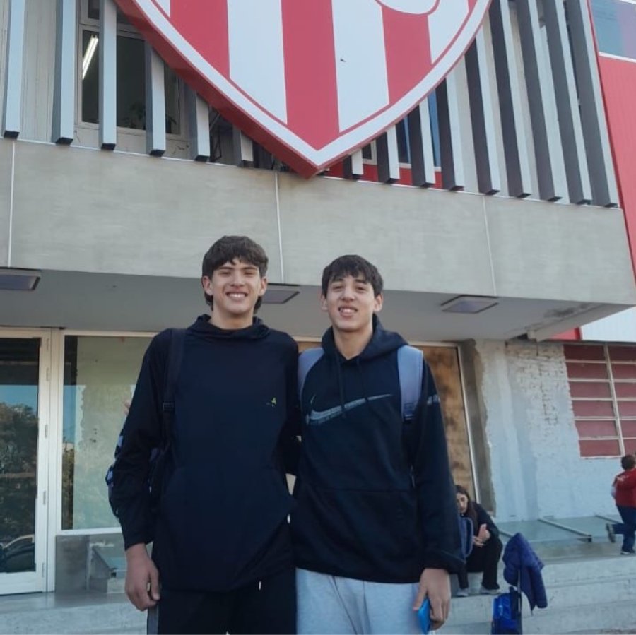 EN SANTA FE. Benjam&iacute;n Lull e Ian Corbal&aacute;n, jugadores de 9 de Julio que participaron del Campus.