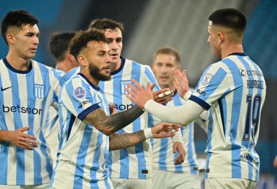 Con Chirola Romero como interino, Racing se despidi&oacute; de la Sudamericana con un triunfo