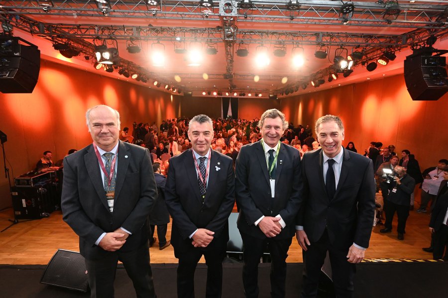 Sergio Iraeta, Ramiro Costa, Federico Zerboni y Diego Santilli desde el escenario del Congreso de Maizar.