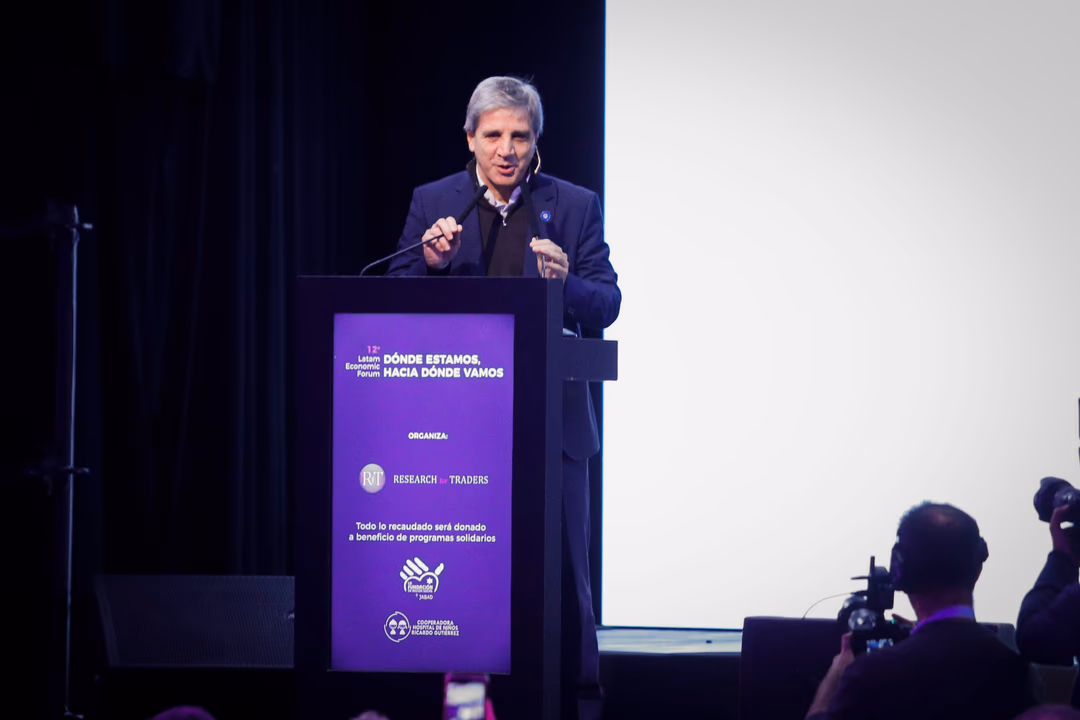 Ministro Luis Caputo en la apertura de Latin American Forum.