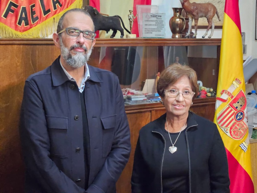 El c&oacute;nsul de Espa&ntilde;a en Rosario, Pablo Platas Casteleiro, junto a la Vicec&oacute;nsul Honoraria de Espa&ntilde;a en Rafaela, Mar&iacute;a Luisa Bava Gonz&aacute;lez.