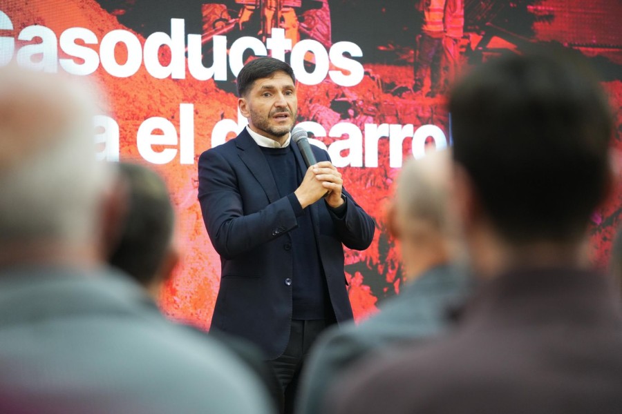 Apertura de sobres de la licitaci&oacute;n para la compra de ca&ntilde;er&iacute;as destinadas a la construcci&oacute;n de cinco gasoductos troncales.