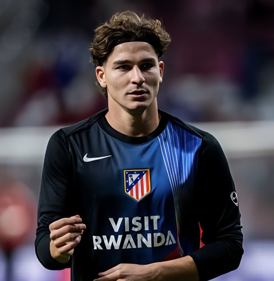 JULI&Aacute;N &Aacute;LVAREZ