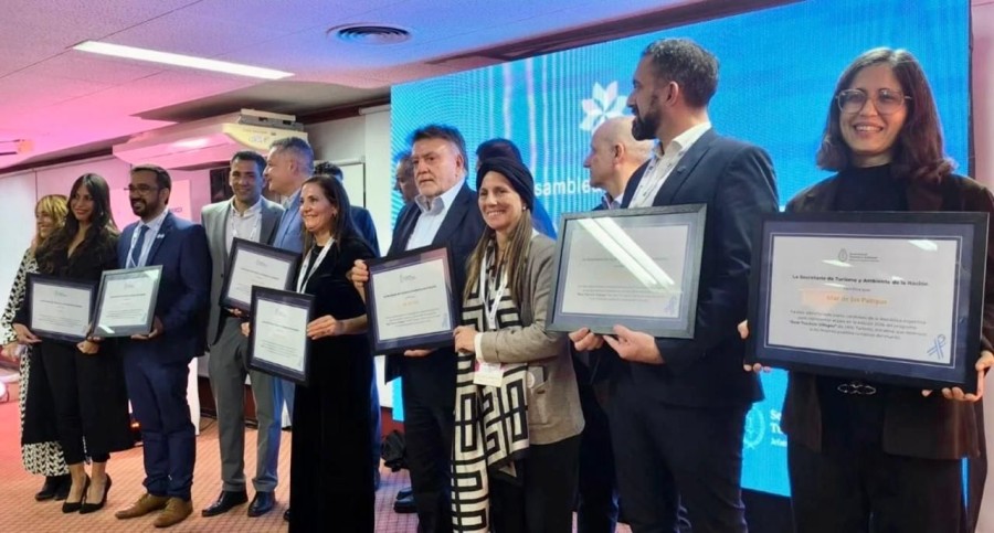 La ceremonia en la que Zen&oacute;n Pereyra fue seleccionada para representar a la Argentina en un premio internacional.