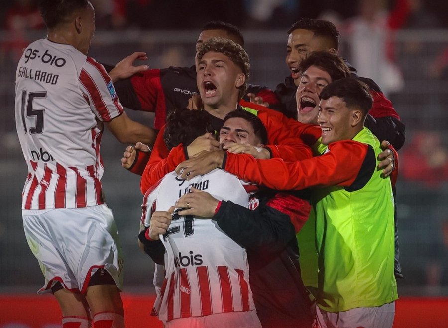 LA GLORIA FESTEJ&Oacute; ANTE EL GRANATE EN ROSARIO