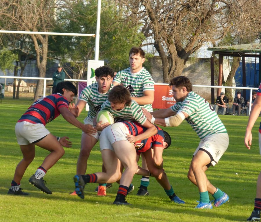 SOLIDO. El equipo Verde gan&oacute; de local.
