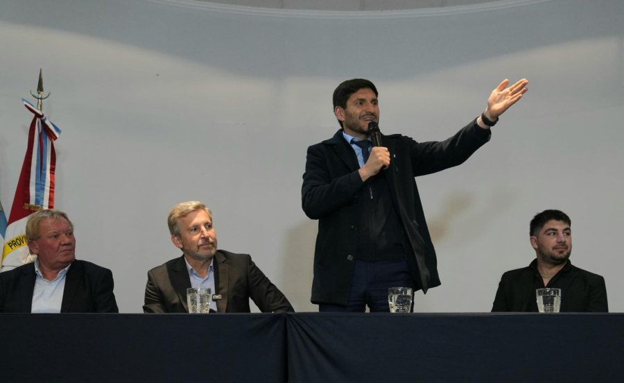 POR LA REELECCION. El gobernador Maximiliano Pullaro ya inici&oacute; su camino rumbo a las elecciones del pr&oacute;ximo a&ntilde;o, donde buscar&aacute; un nuevo mandato al frente de la provincia de Sant Fe.