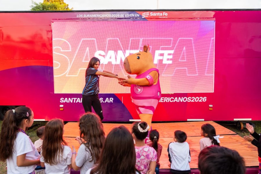 Capi, la mascota, en acción.