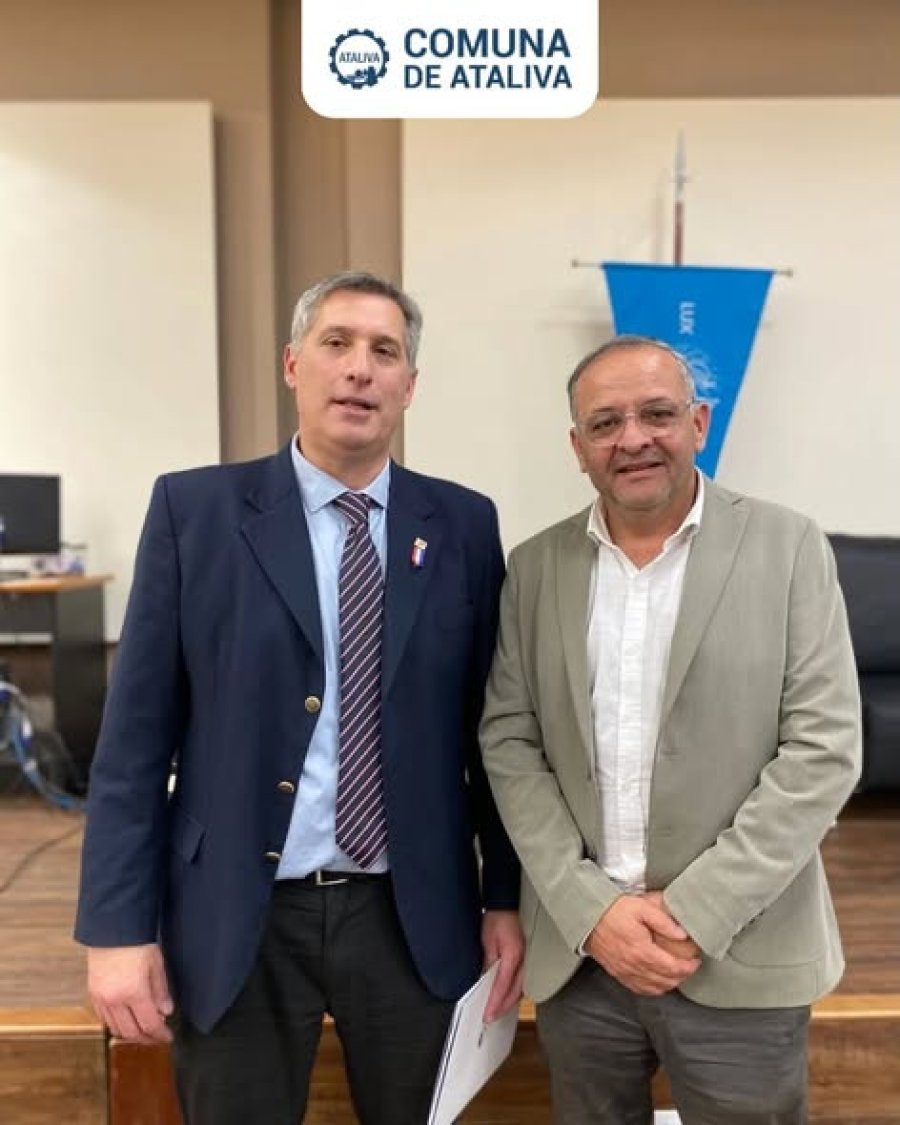Pablo Olivares y Jos&eacute; &Aacute;lvarez durante el encuentro.