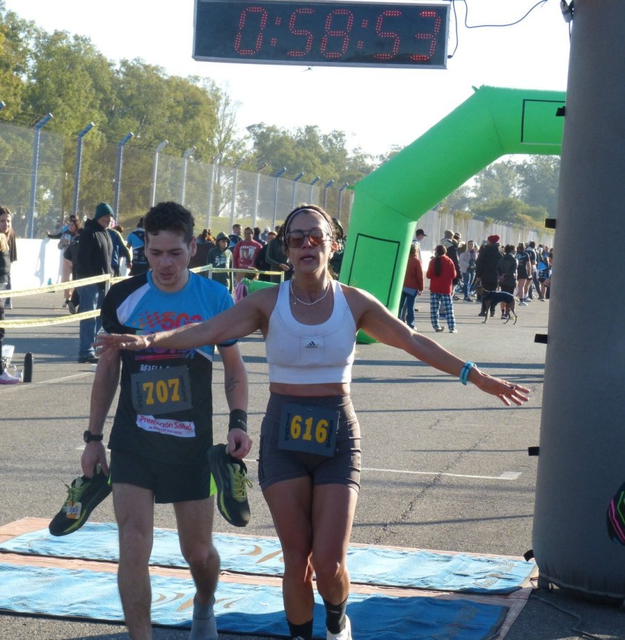Florencia Bermudez, ganadora de 15k en damas.