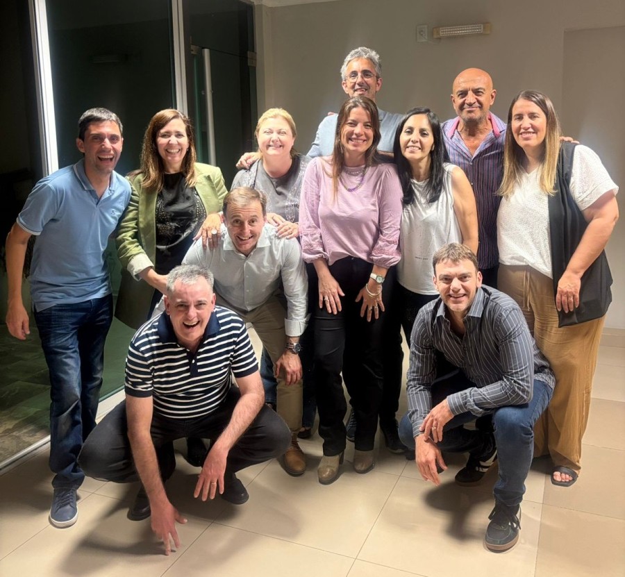 La Comisi&oacute;n Directiva de la Asociaci&oacute;n de Graduados en Ciencias Econ&oacute;micas del Centro Oeste Santafesino. (FOTO AGCECOS)